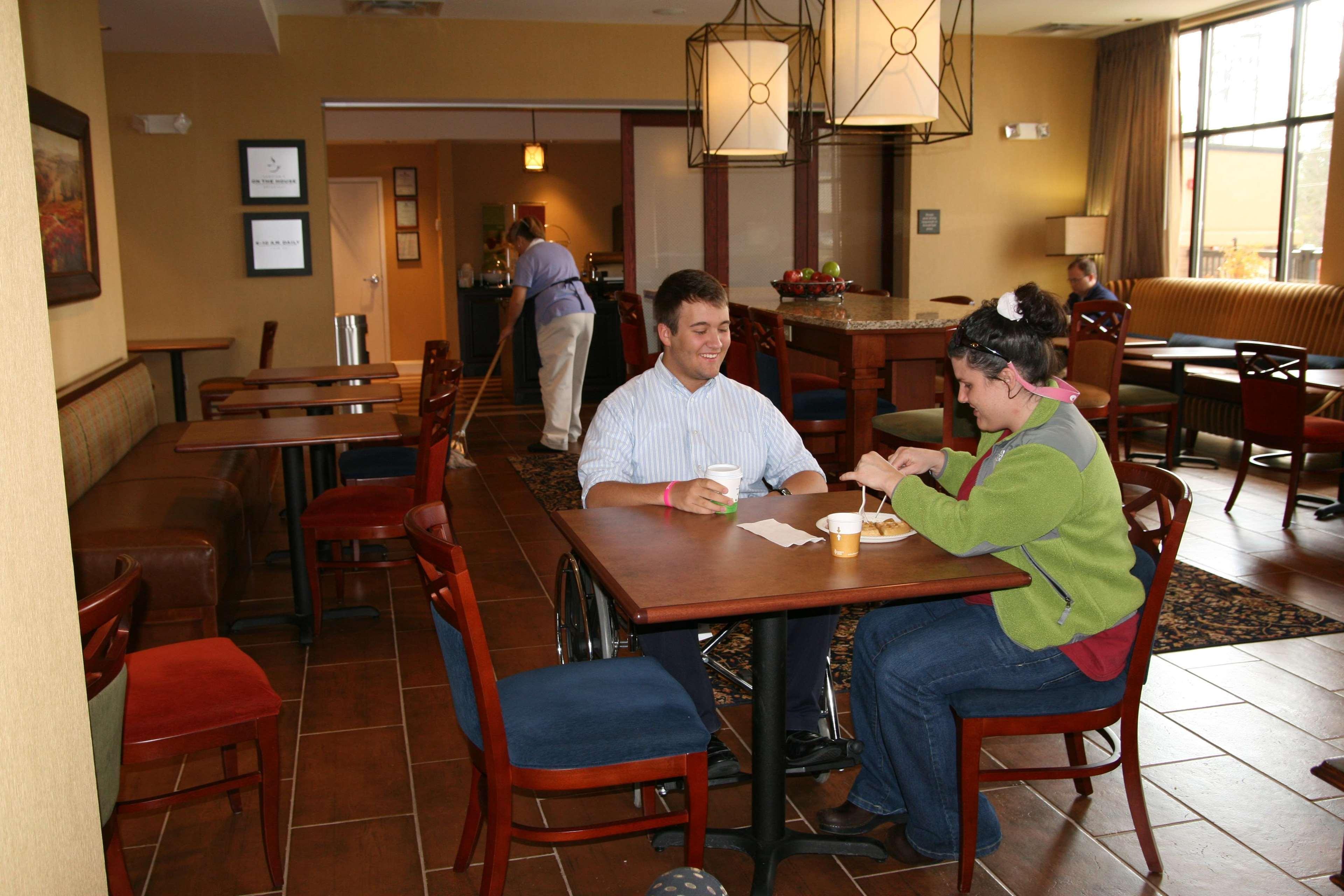 Hampton Inn Jackson-College Avenue Restauracja zdjęcie