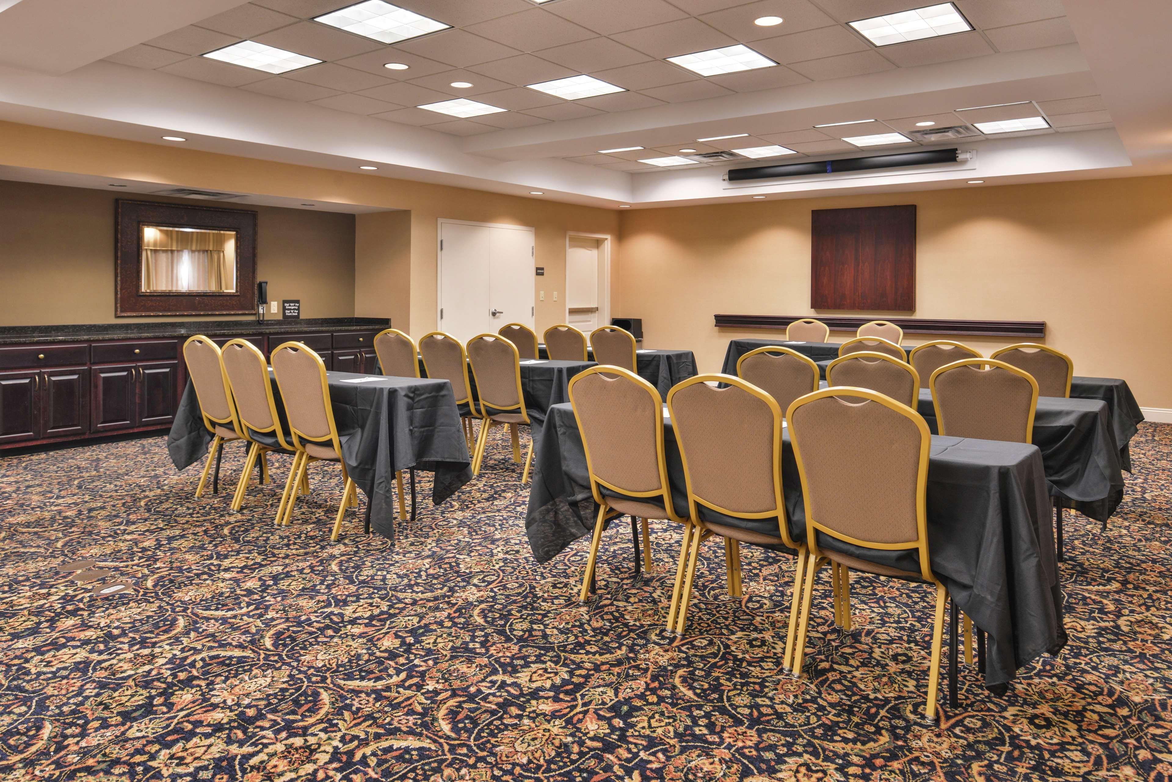 Hampton Inn Jackson-College Avenue Zewnętrze zdjęcie