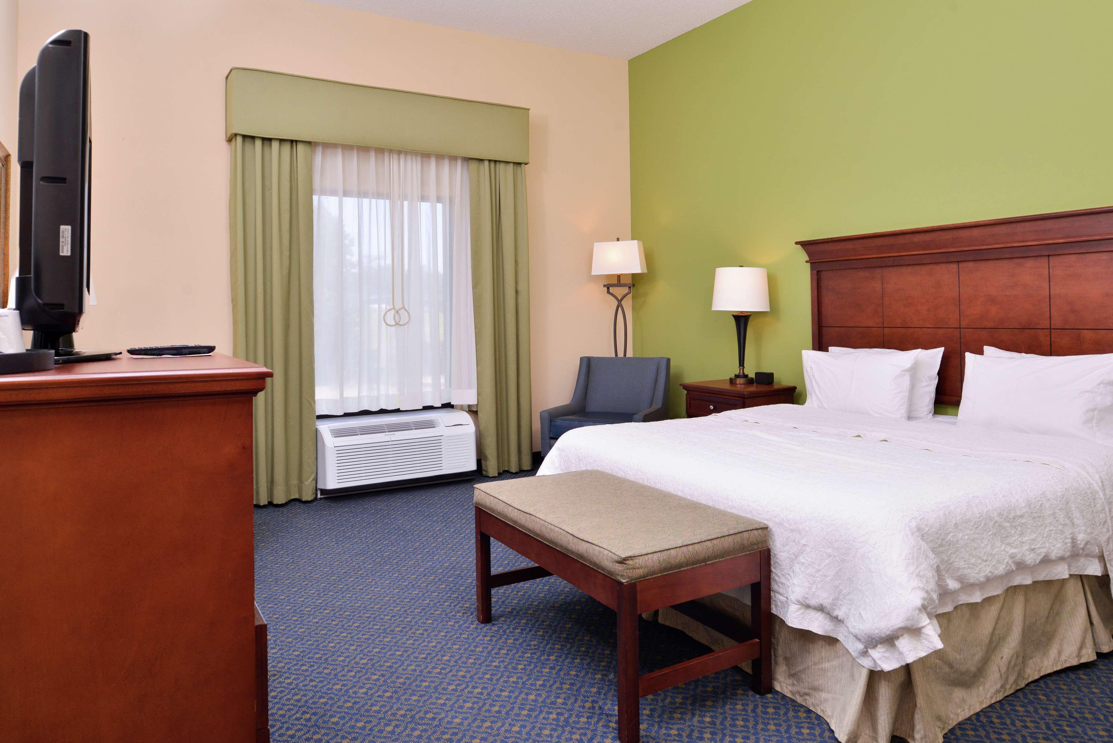 Hampton Inn Jackson-College Avenue Zewnętrze zdjęcie