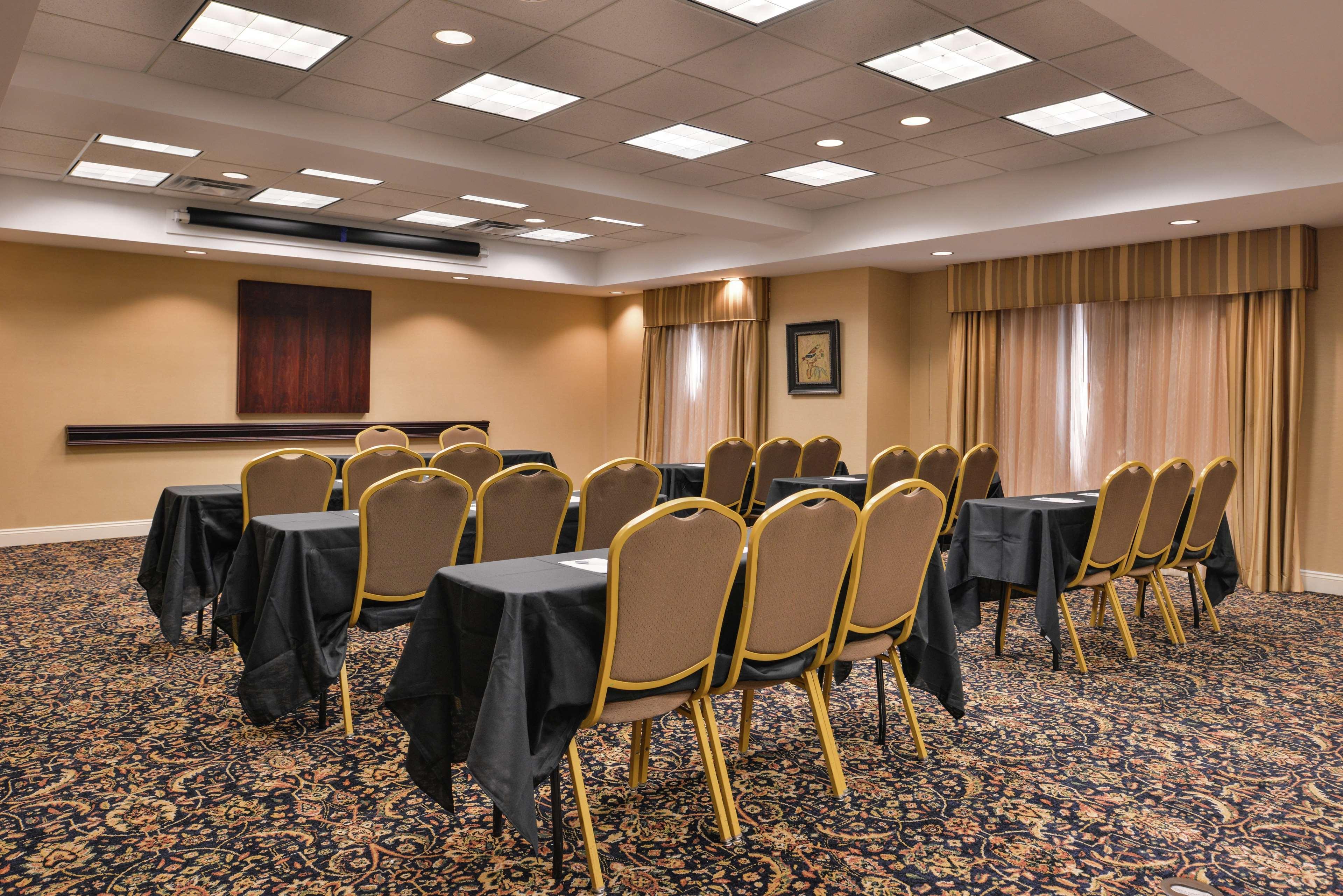 Hampton Inn Jackson-College Avenue Zewnętrze zdjęcie