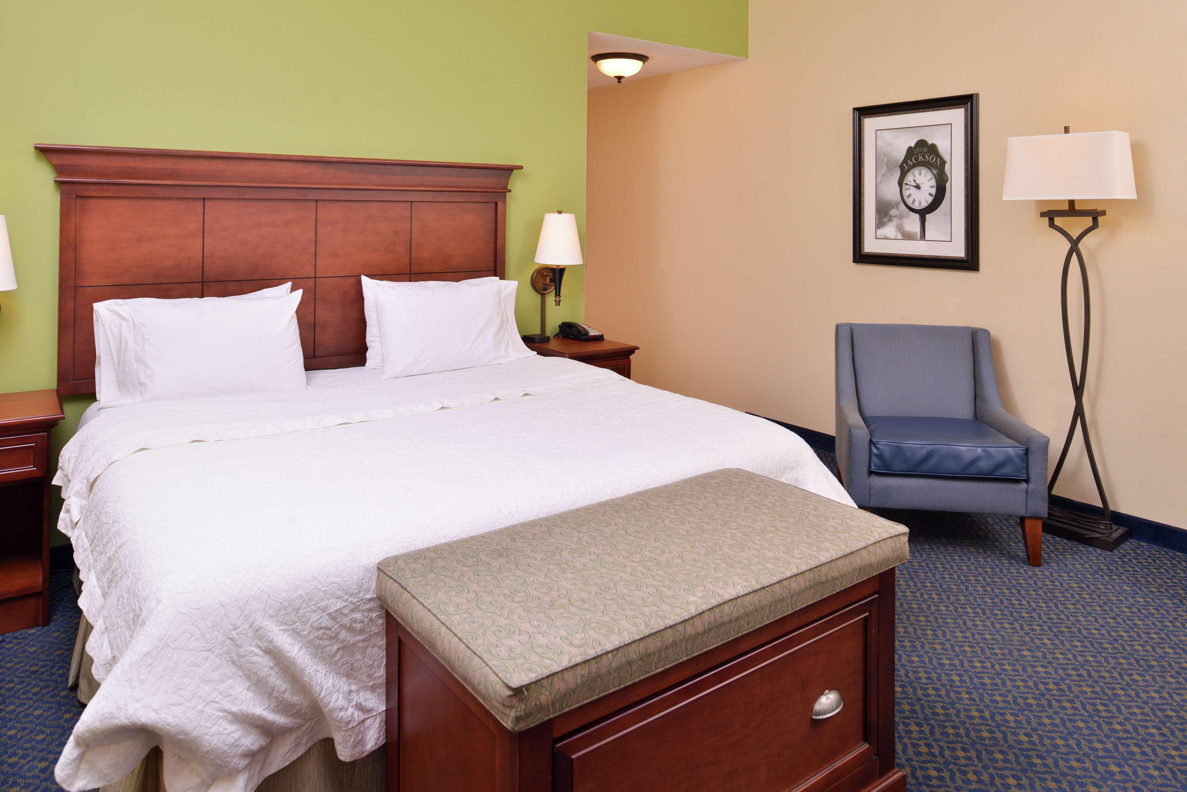 Hampton Inn Jackson-College Avenue Zewnętrze zdjęcie