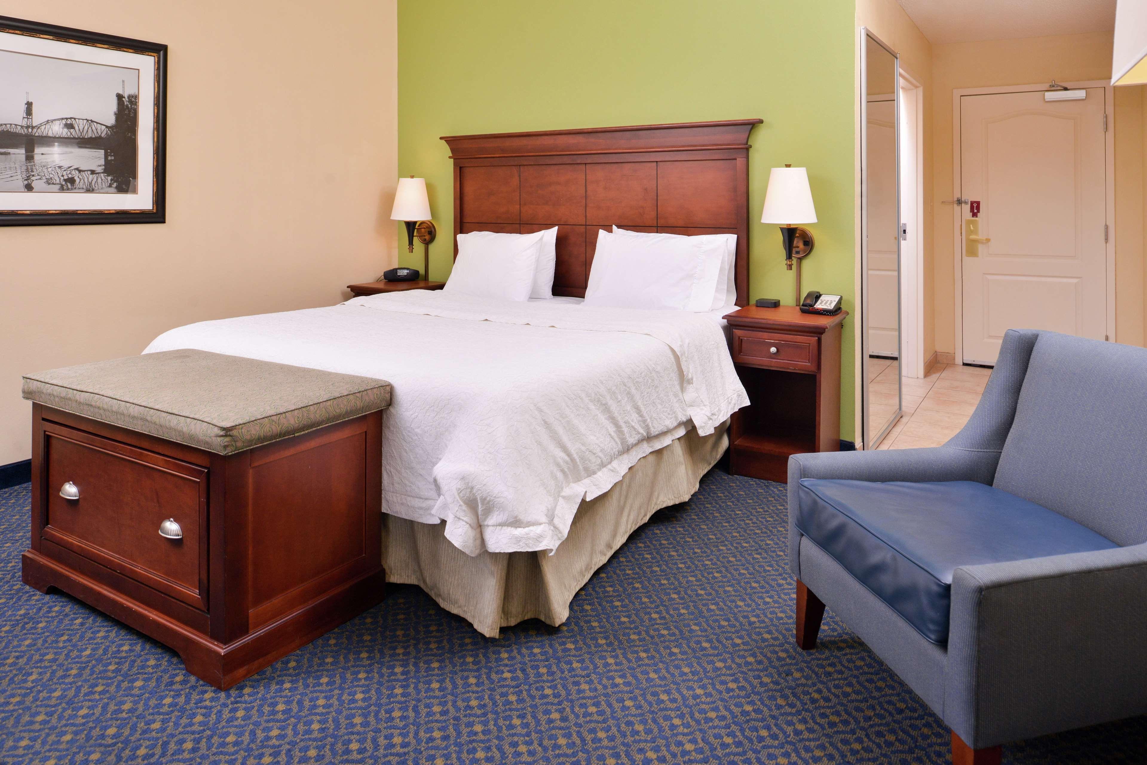 Hampton Inn Jackson-College Avenue Zewnętrze zdjęcie