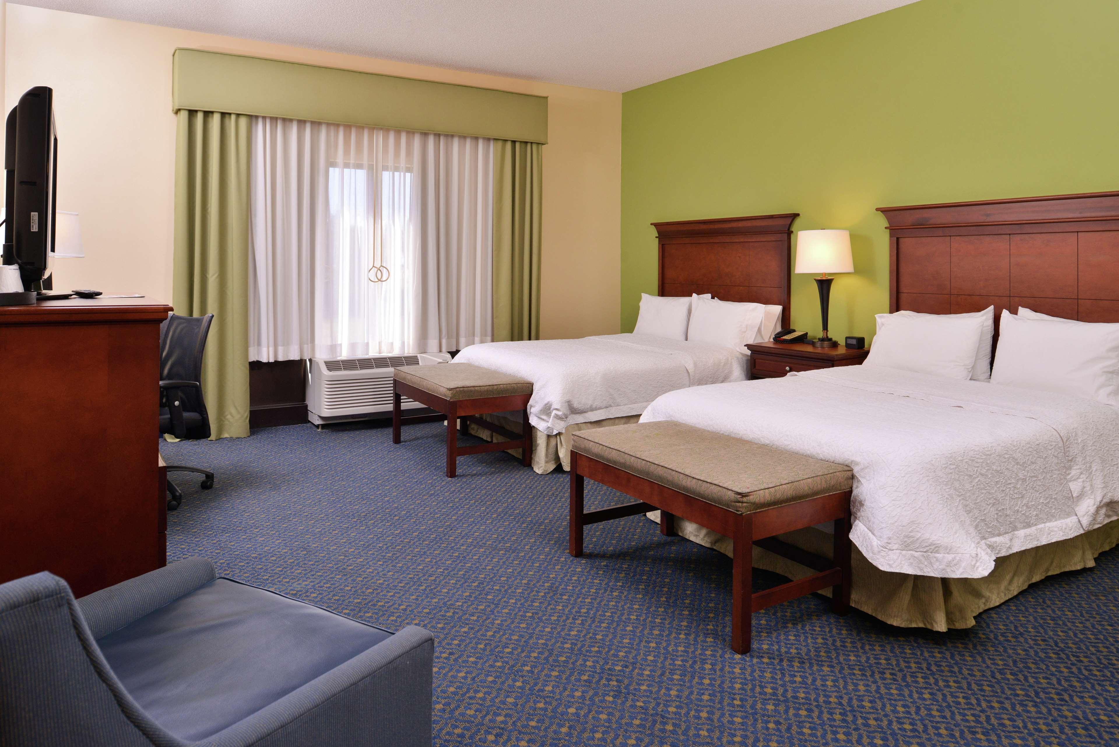 Hampton Inn Jackson-College Avenue Zewnętrze zdjęcie