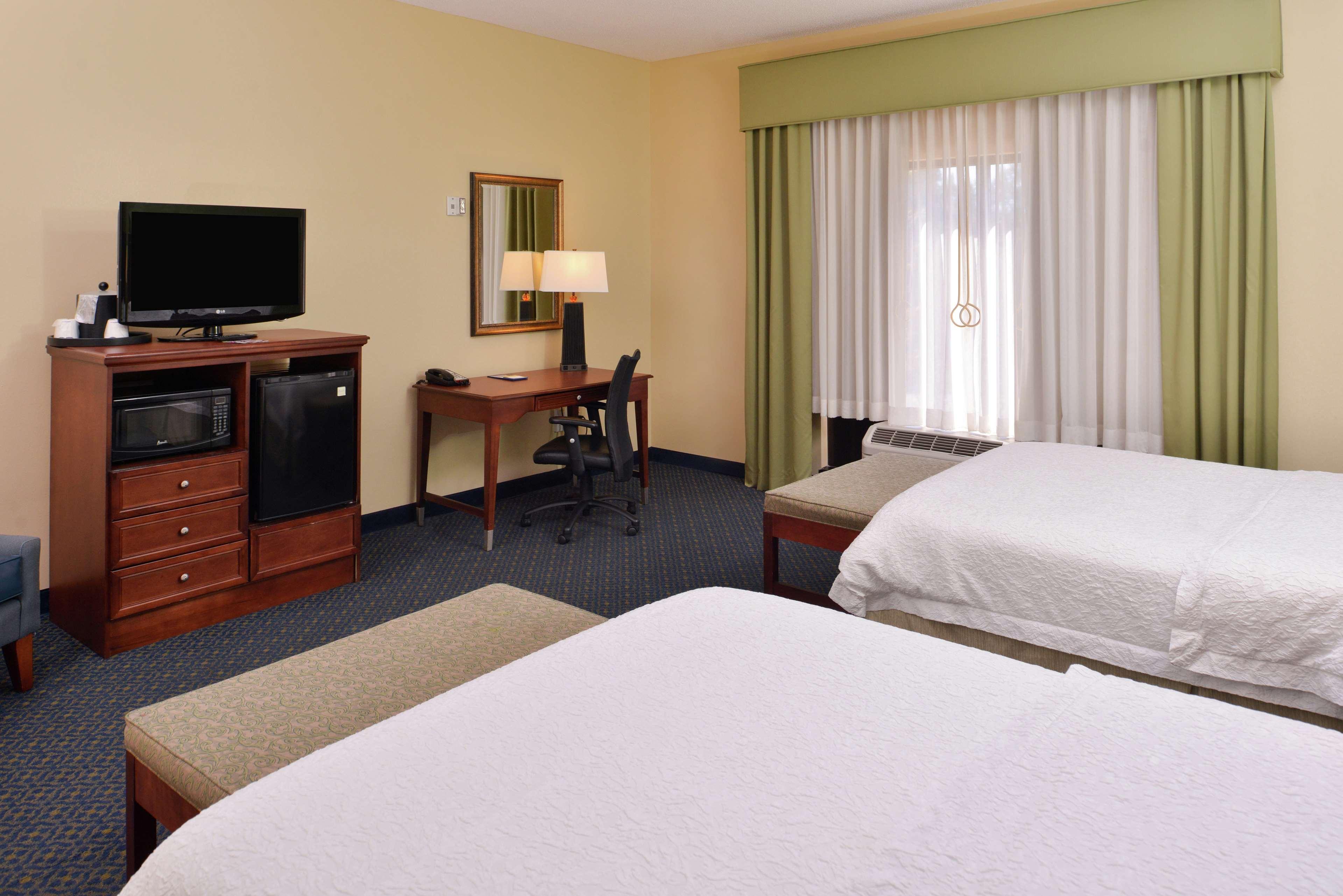 Hampton Inn Jackson-College Avenue Zewnętrze zdjęcie