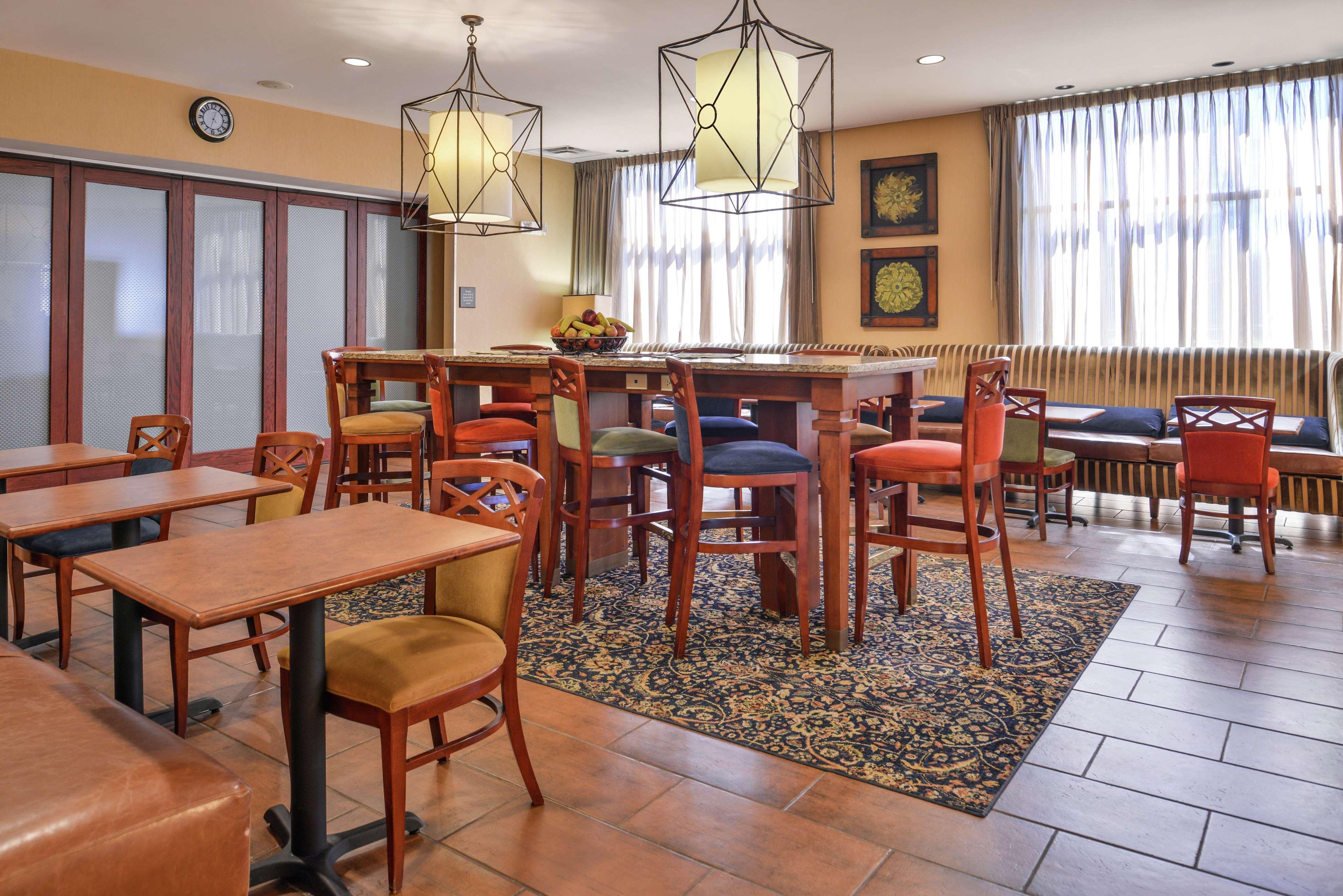 Hampton Inn Jackson-College Avenue Zewnętrze zdjęcie