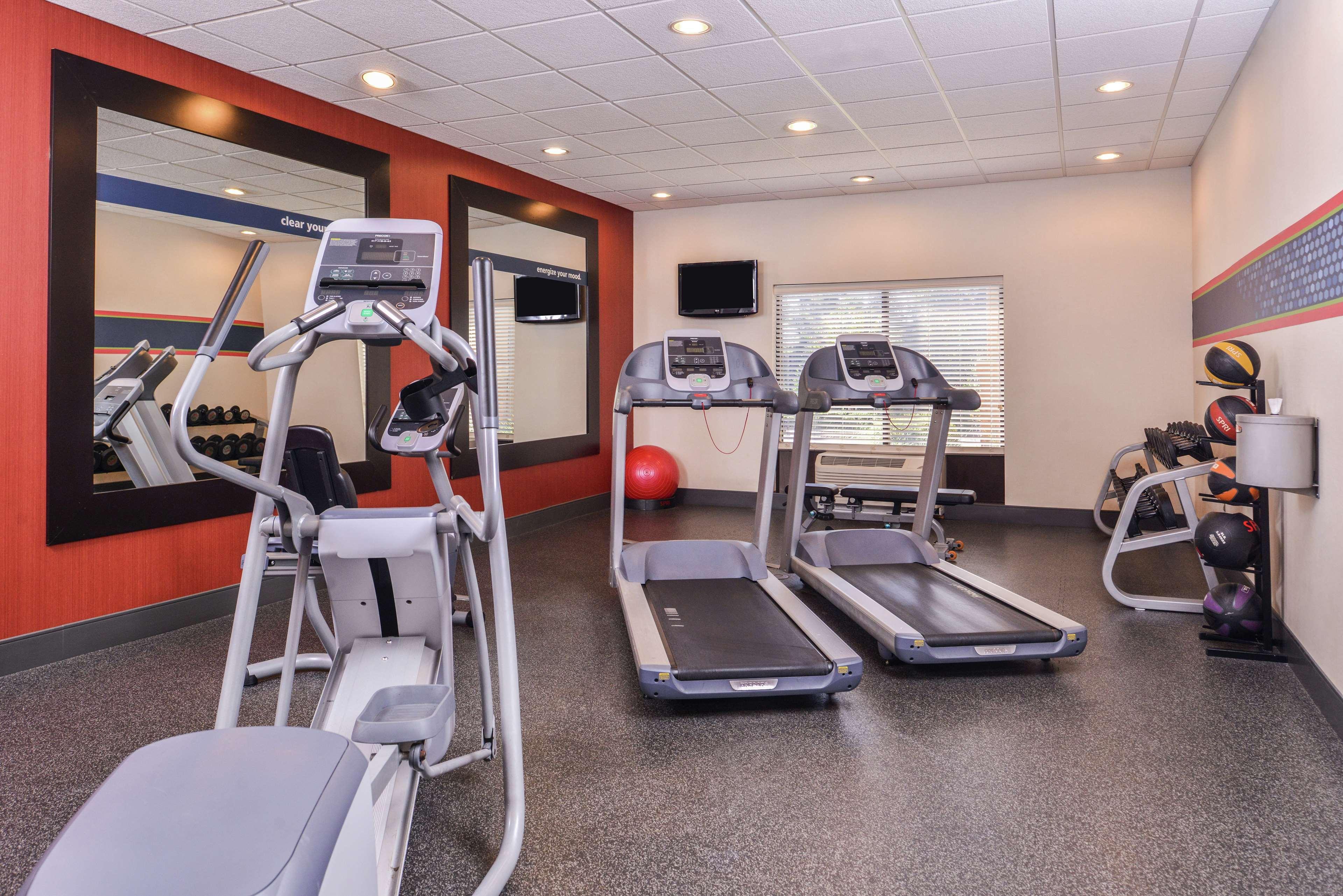 Hampton Inn Jackson-College Avenue Zewnętrze zdjęcie