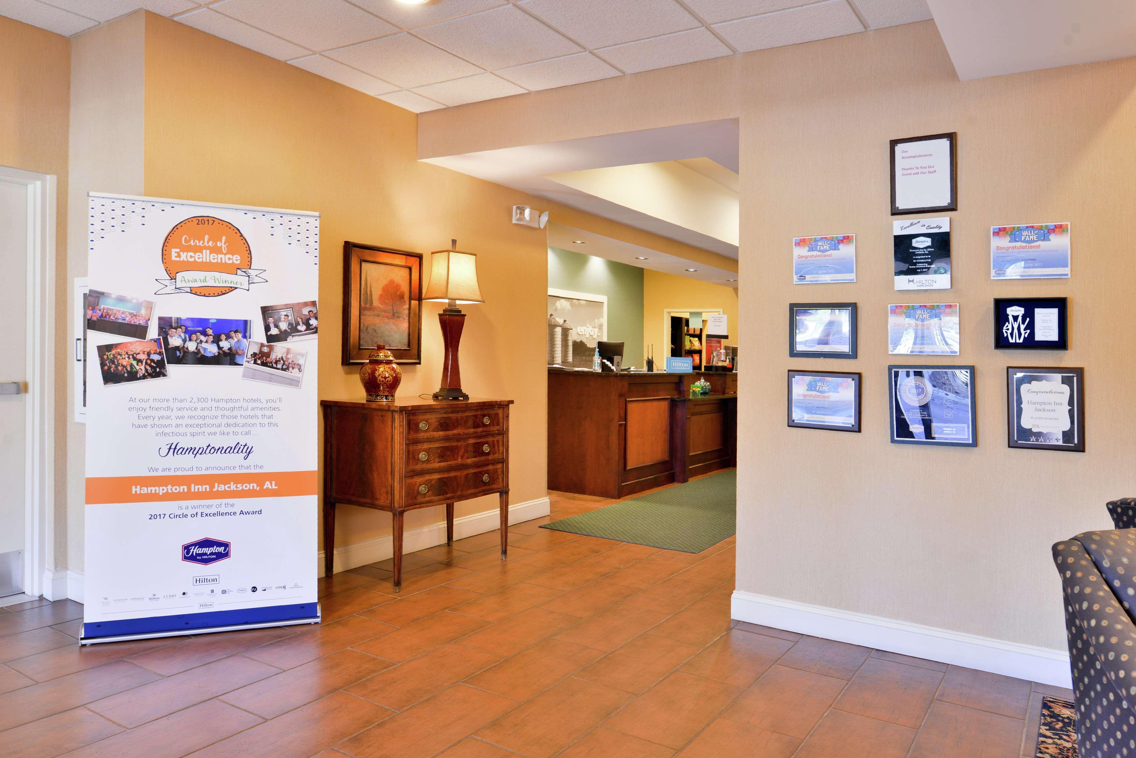 Hampton Inn Jackson-College Avenue Zewnętrze zdjęcie