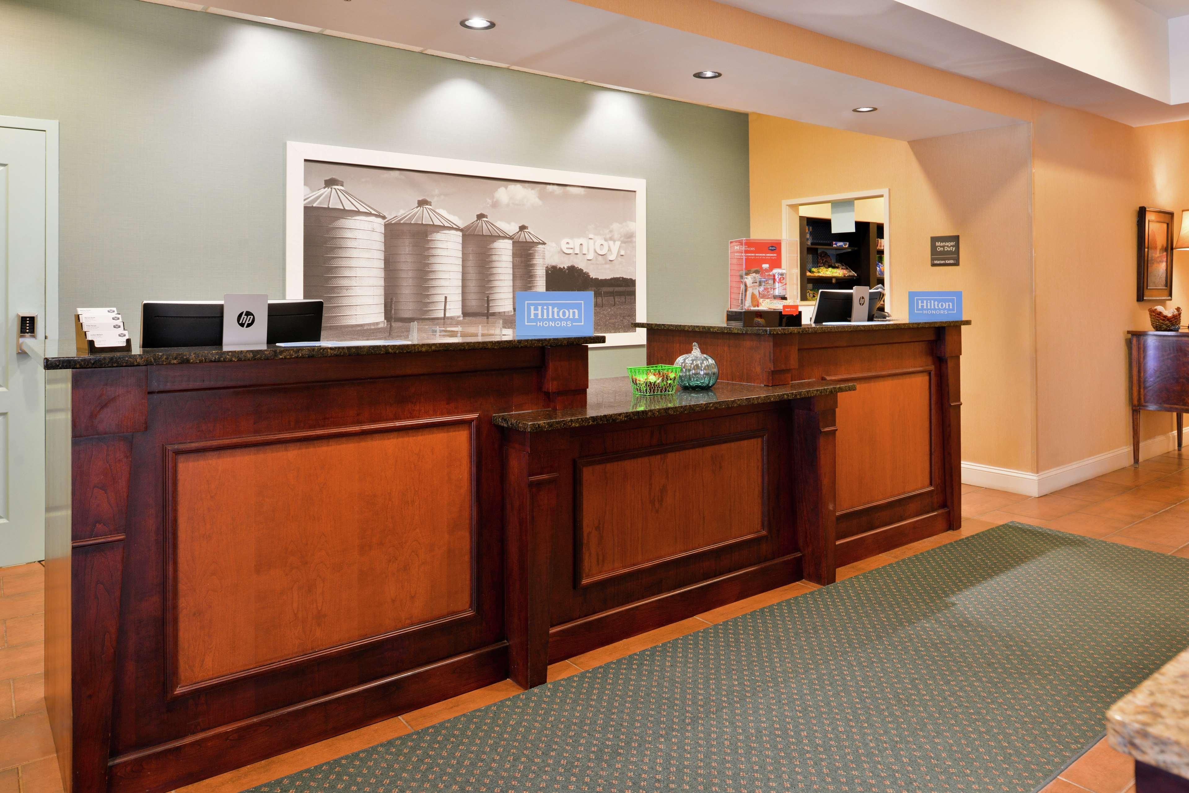 Hampton Inn Jackson-College Avenue Zewnętrze zdjęcie