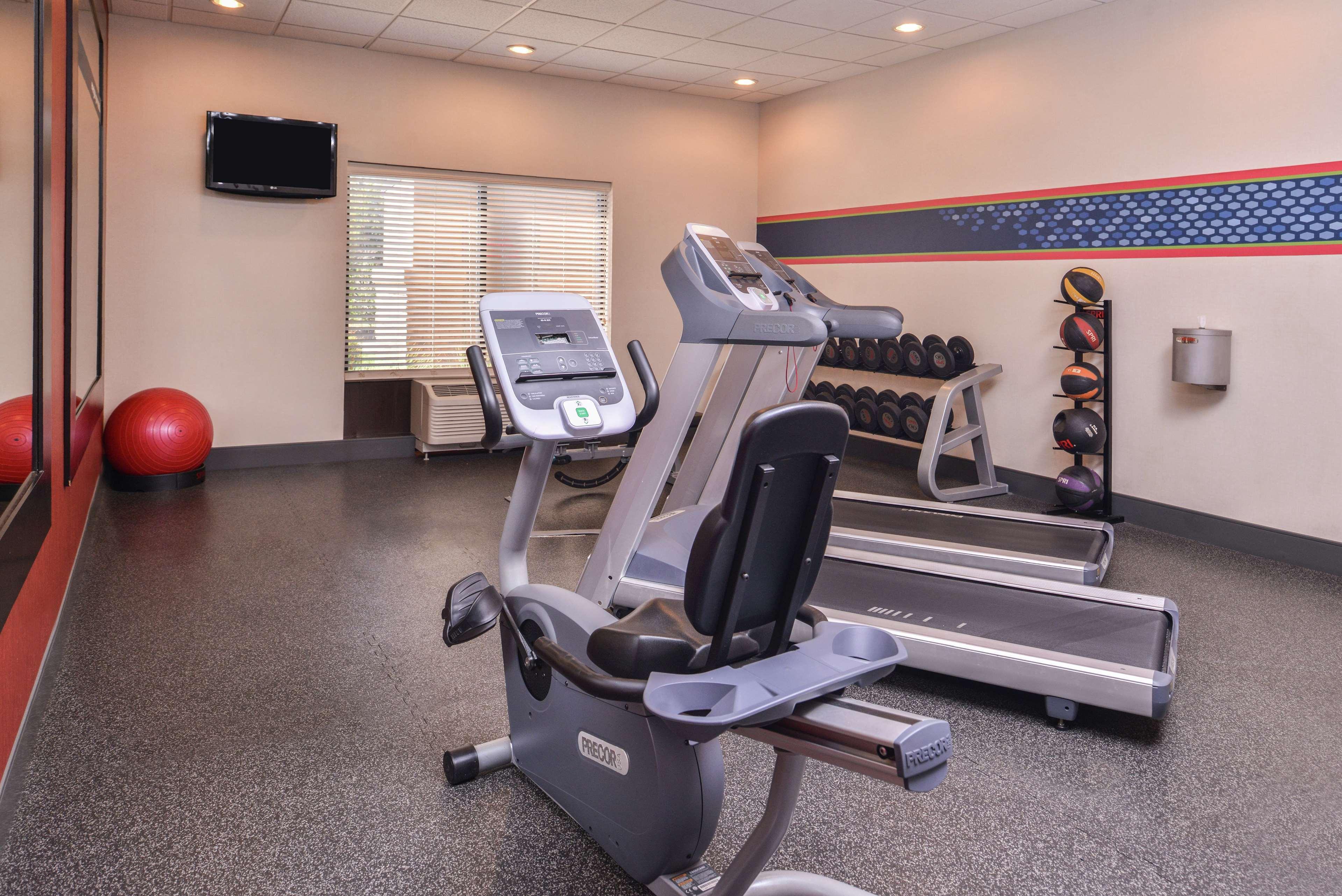 Hampton Inn Jackson-College Avenue Zewnętrze zdjęcie